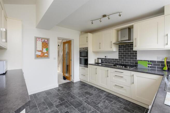 2 bed Semi-Detached for sale Image 10