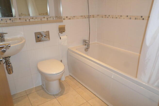 1 bed Apartment to rent Image 5