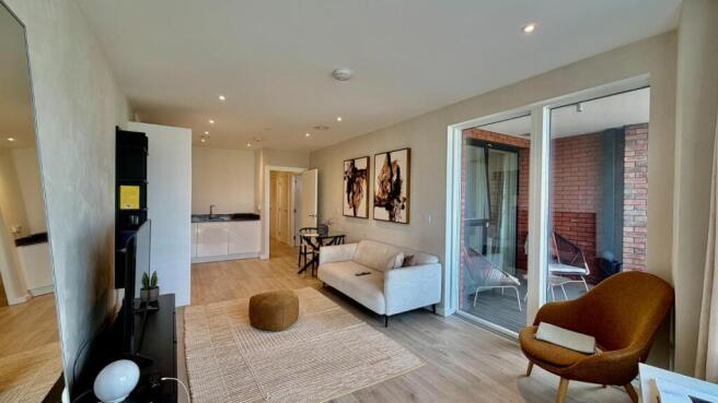 Gallions Road, E16, 1 bedroom for sale by Barrain