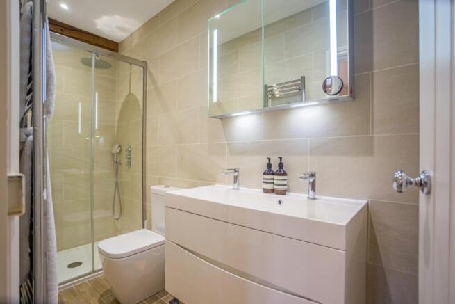 Bedroom 1 en-suite