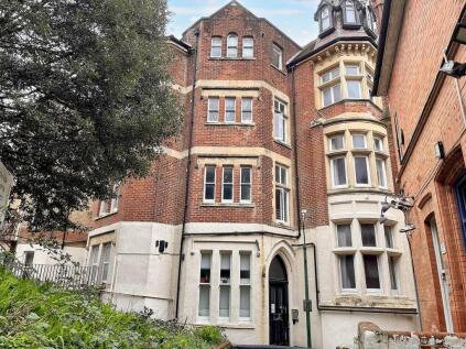 Town Centre - Extended Lease!