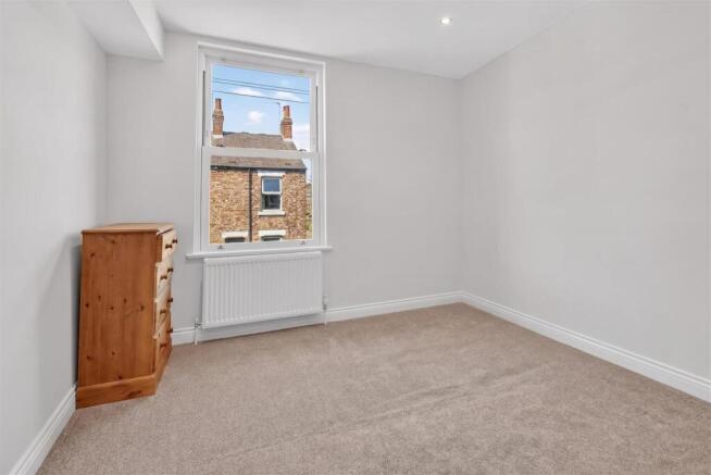 3 bed Terraced for sale Image 11
