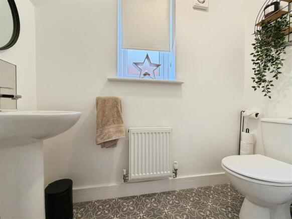 3 bed Semi-Detached for sale Image 6