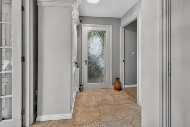 2 bed Apartment for sale Image 9