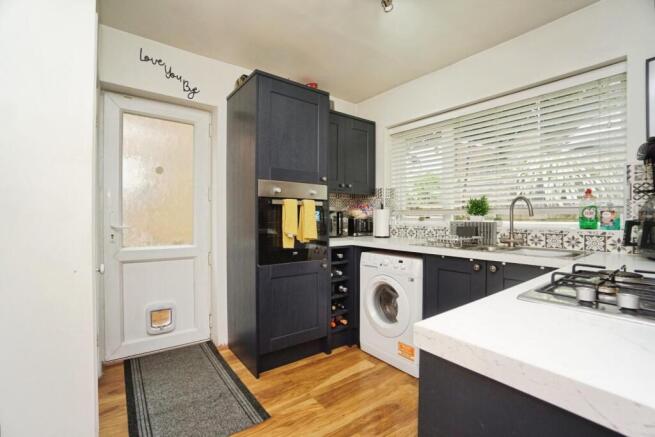 3 bed Semi-Detached for sale Image 12