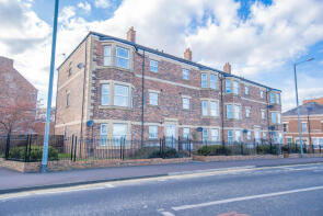 60, Hartington Court, Durham Road, Low Fell, Gateshead NE8 4EJ