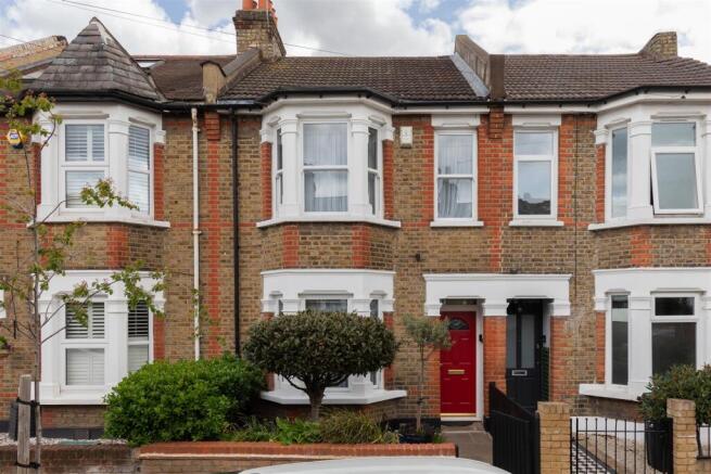 Ashford Road, E18