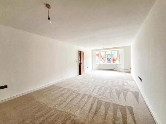 4 bed Detached for sale Image 4