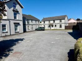 Flat 11, 180 Bishops Court, St Marychurch Road, Torquay TQ1 3JT