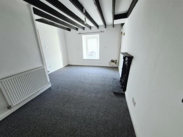 53P Living Room 1.jpeg
