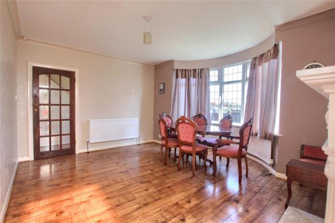 4 bed Semi-Detached for sale Image 4