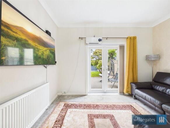 3 bed Semi-Detached for sale Image 4