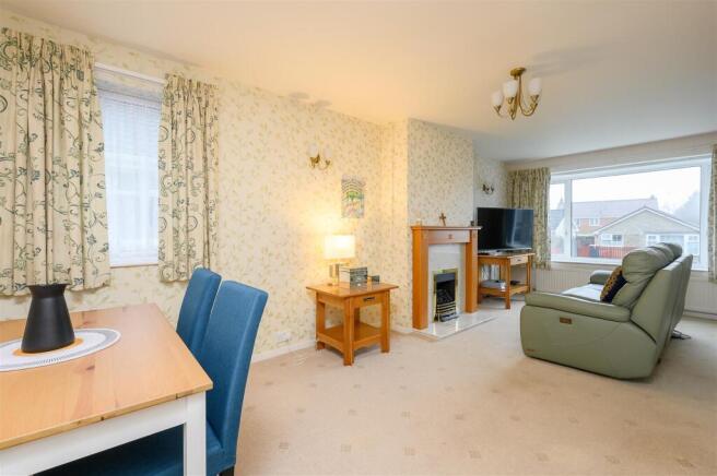 14 Swainsea Drive-13.jpg