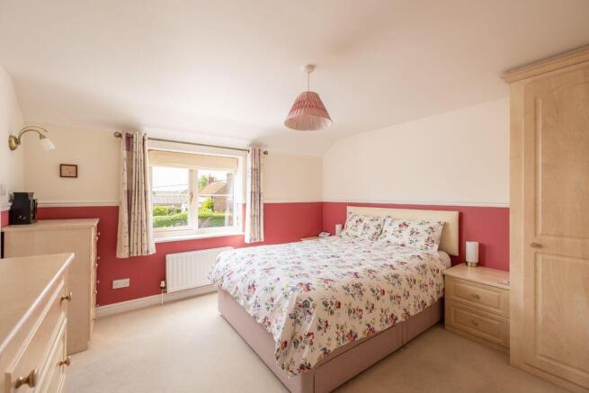 4 bed Detached for sale Image 10