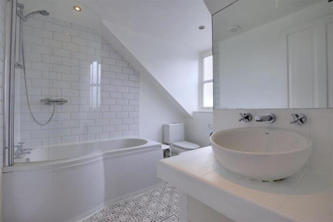 Bathroom 2.jpg