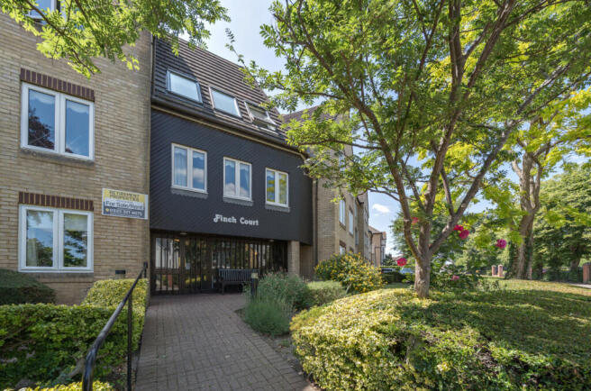 2-bed flat on Lansdown Road, Sidcup, £200,000