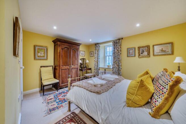 4 bed Detached for sale Image 7