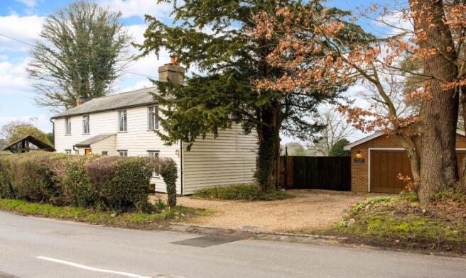 Front View With Garage (Cropped).JPG