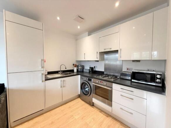 Littleton Road, Ashford photo 4