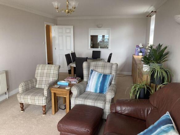 Apartment in Lee-On-The-Solent - View 4