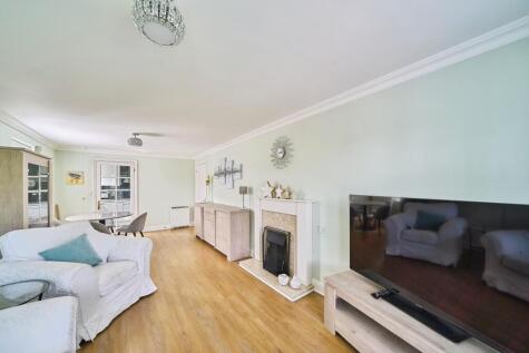 Victoria Road, Buckhurst Hill, IG9