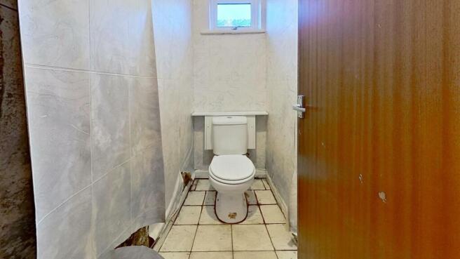 SEPARATE WC