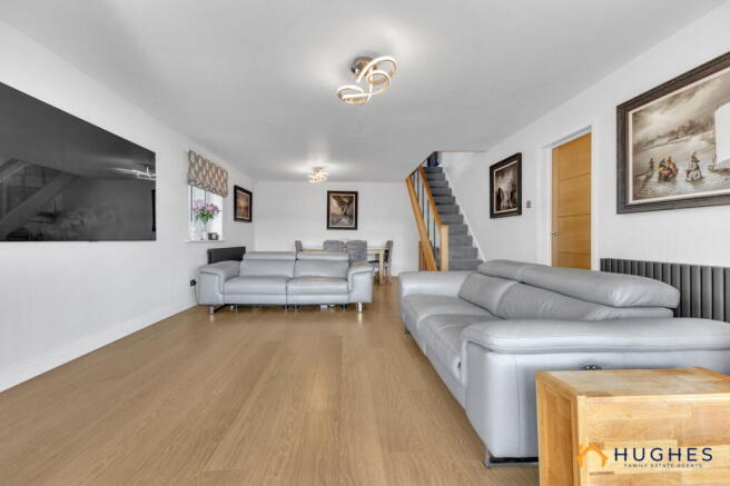 4 bed Detached for sale Image 10