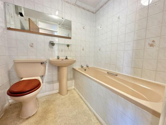 Bathroom.jpg