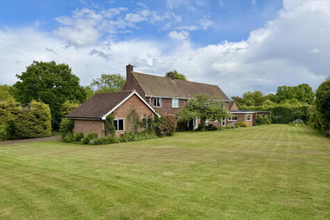 Main Road, Sellindge, Ashford, Kent