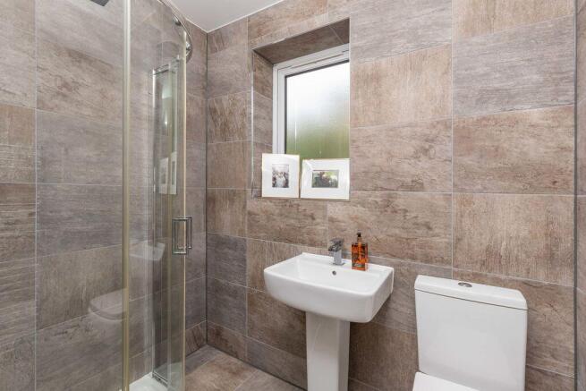 4 bed Detached for sale Image 11