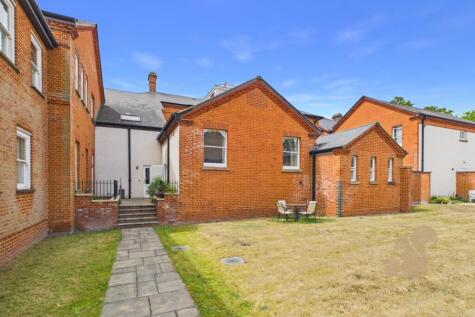 Captain Gardens, Colchester