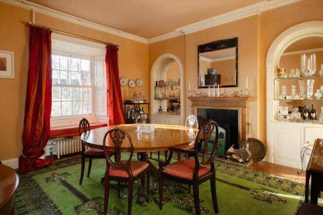 6 bed Detached for sale Image 10
