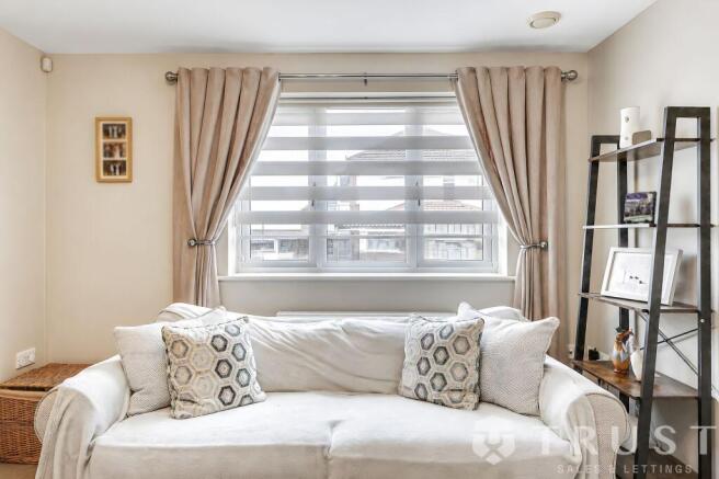 4 bed Detached for sale Image 6