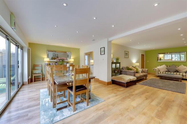 Offington Drive, Worthing, BN14 photo 3
