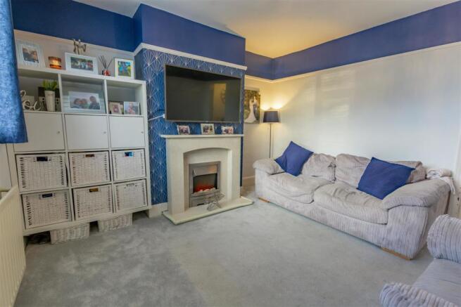 Living Room (2)-HDR copy.jpg