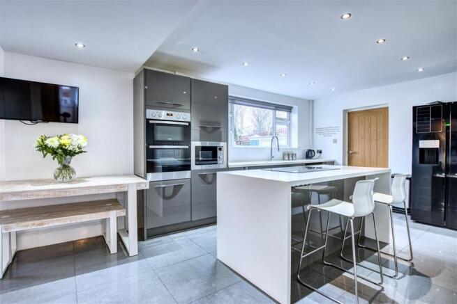 Kitchen/Dining Area