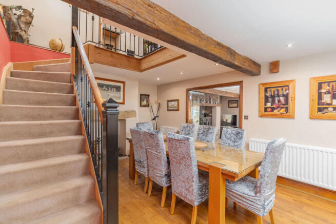 4 bed Semi-Detached for sale Image 11