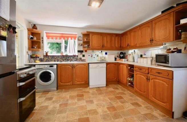 Spacious Kitchen