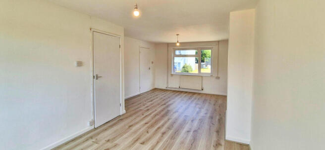 9, Stringfellow Close, Chard, Somerset photo 5