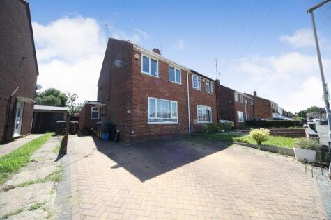 Macaulay Road, Luton