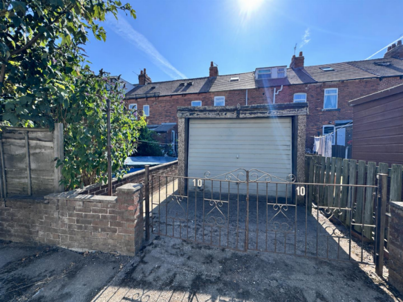3 bed Terraced for sale Image 6