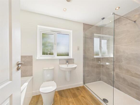 3 bed Detached for sale Image 9
