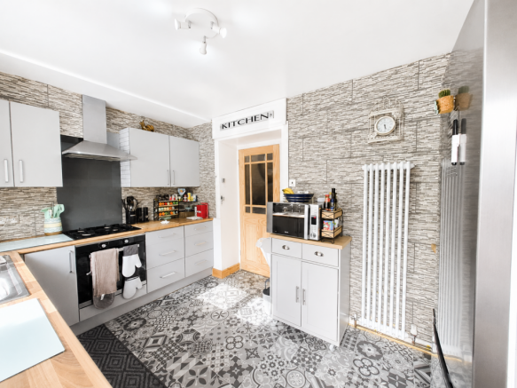 3 bed Terraced for sale Image 6