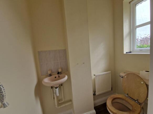 Cloakroom/wc