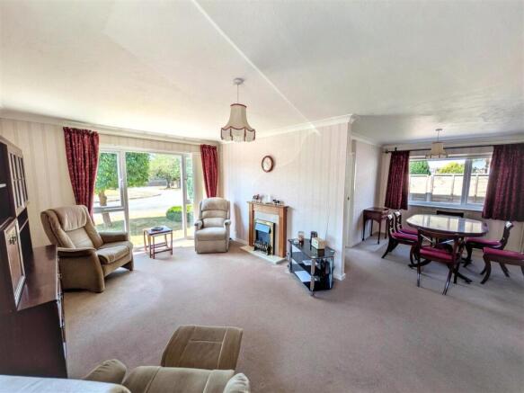 Living dining room new.jpg