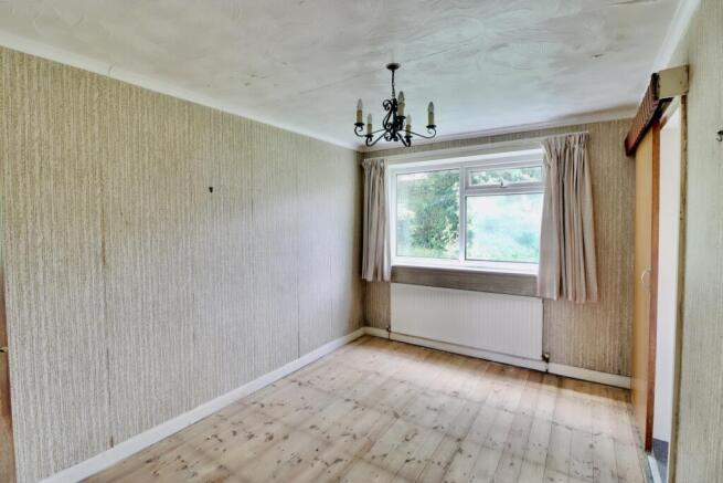 5 bed Detached for sale Image 4