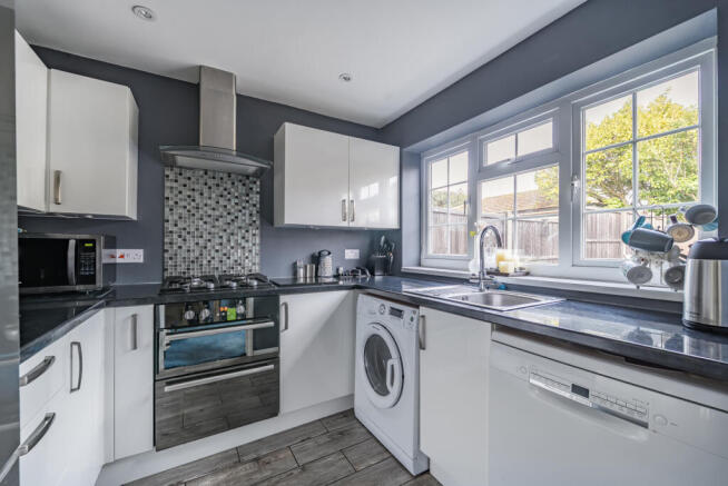 1409943-6-698a03f...