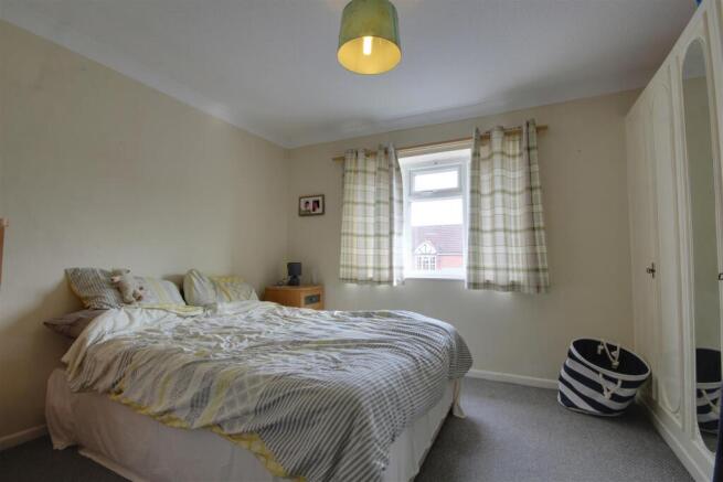 2 bed Flat for sale Image 6