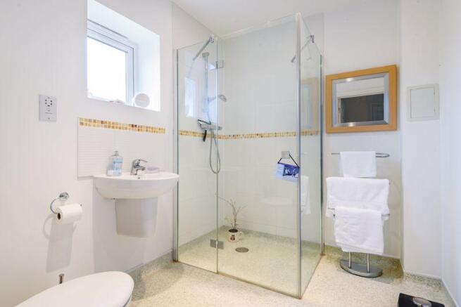 Jack & Jill shower room (ground f...