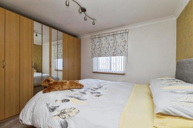 2 bed Semi-Detached for sale Image 12